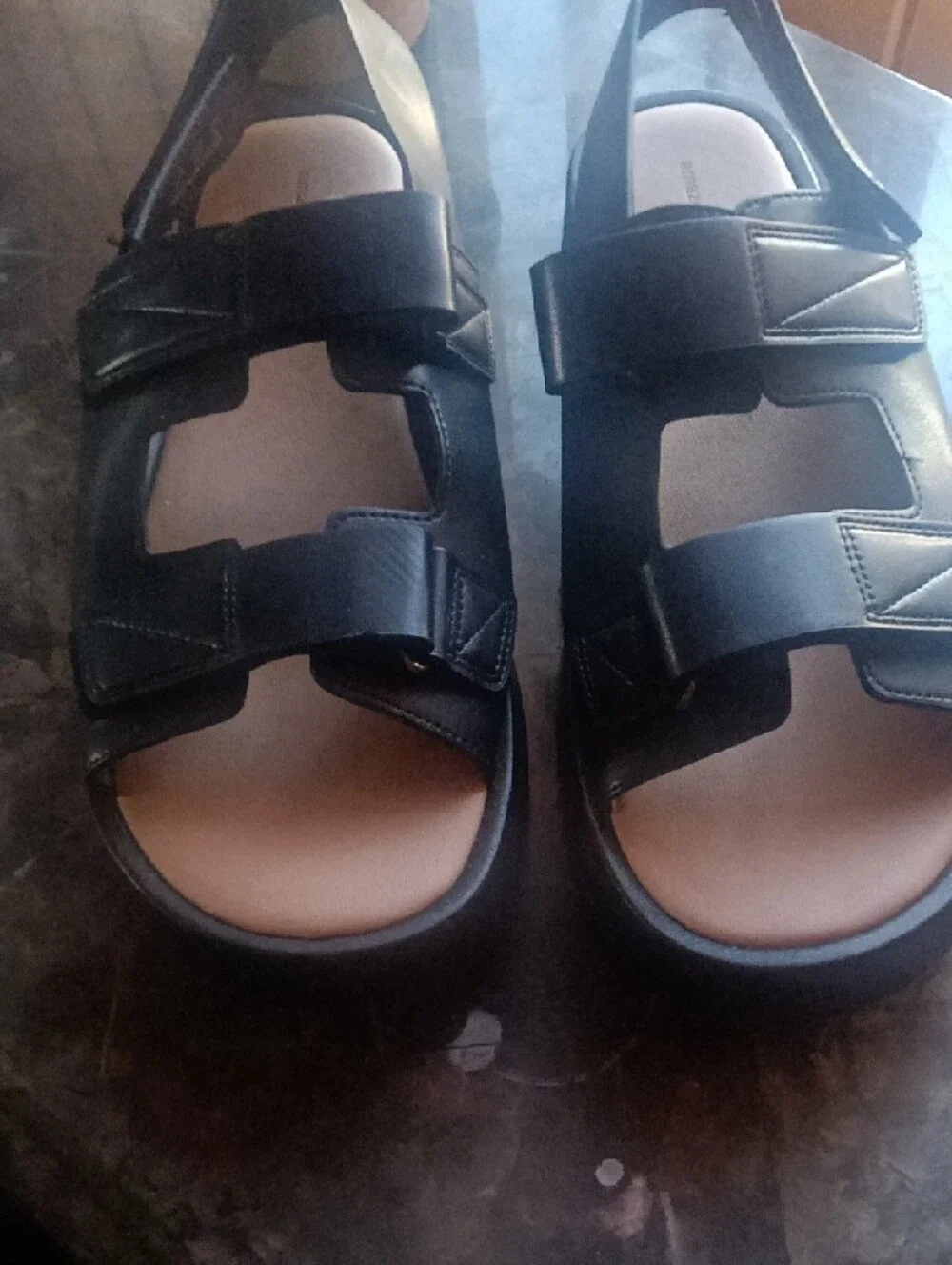 Amazon Essentials Black Open-Toe Adjustable Strap Sandals